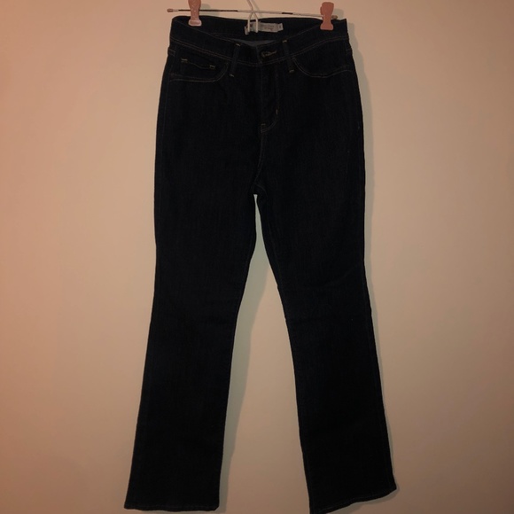 Levi's Perfectly slimming 512 bootcut Dark wash Denim jeans Size 6 - Picture 2 of 8